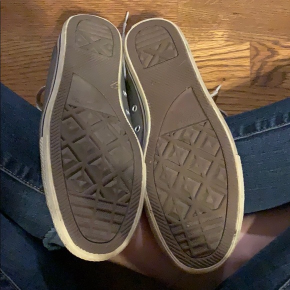 Convers - Picture 2 of 2